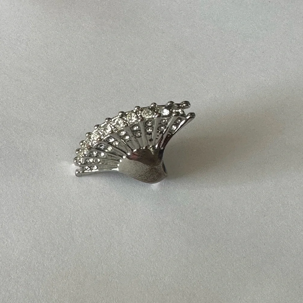 Womens large faux silver‎ and stone statement piece ring